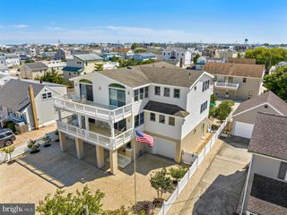 214 W 4TH ST, Ship Bottom, NJ 08008