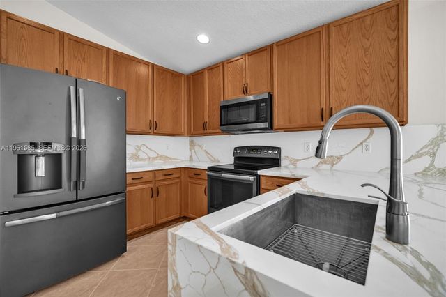 8046 Duomo Circle, Boynton Beach, FL 33472