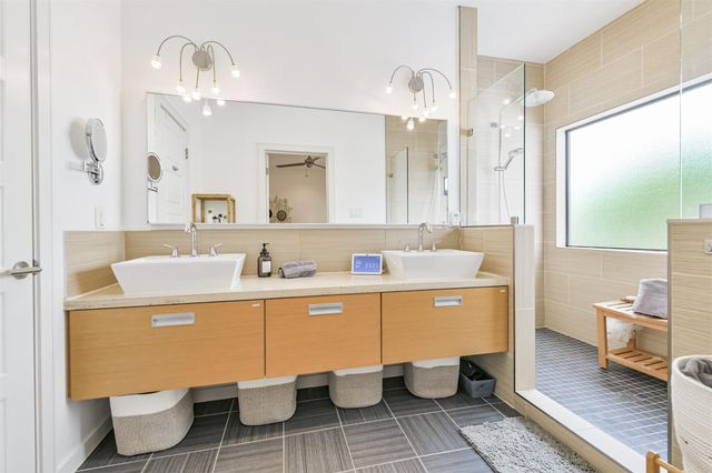 406 Pacific Street, Houston, TX 77006
