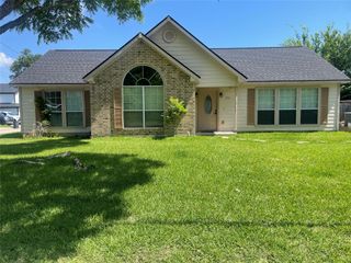 134 Bay Shore Dr Street, La Porte, TX 77571
