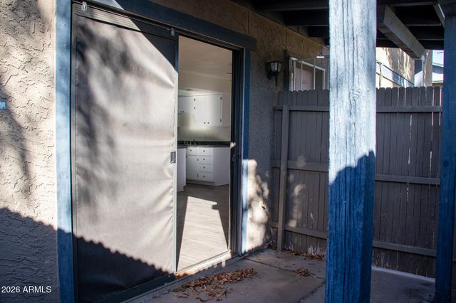 286 W PALOMINO Drive 15, Chandler, AZ 85225