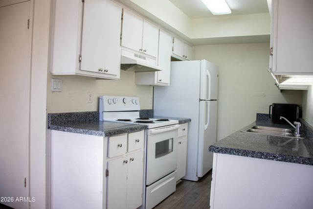 286 W PALOMINO Drive 15, Chandler, AZ 85225