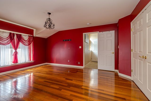 137 Kentucky Way, Freehold, NJ 07728