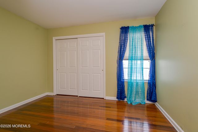 137 Kentucky Way, Freehold, NJ 07728