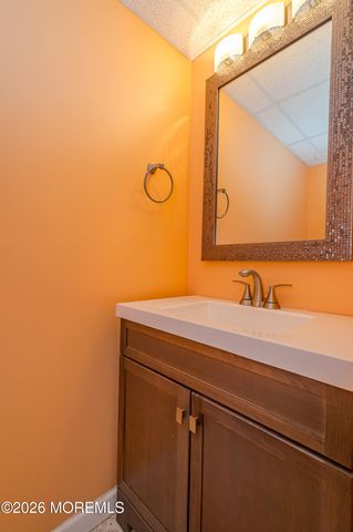 137 Kentucky Way, Freehold, NJ 07728