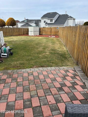 137 Kentucky Way, Freehold, NJ 07728