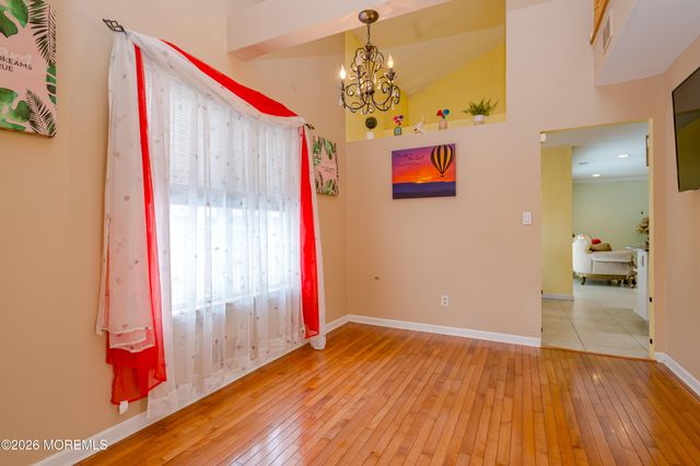 137 Kentucky Way, Freehold, NJ 07728