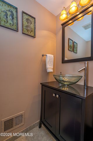 137 Kentucky Way, Freehold, NJ 07728