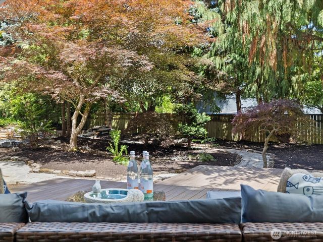 15931 2nd Place W, Lynnwood, WA 98087