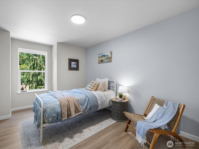 15931 2nd Place W, Lynnwood, WA 98087