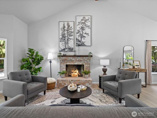 15931 2nd Place W, Lynnwood, WA 98087