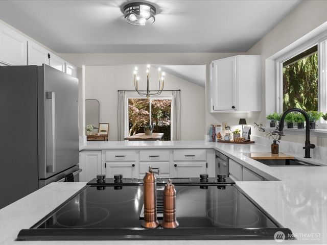 15931 2nd Place W, Lynnwood, WA 98087