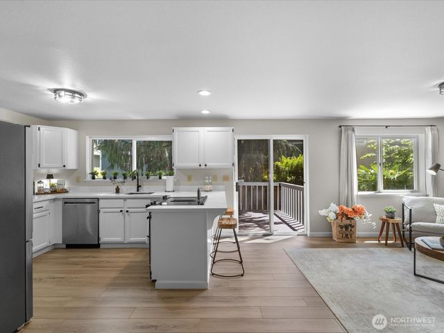 15931 2nd Place W, Lynnwood, WA 98087