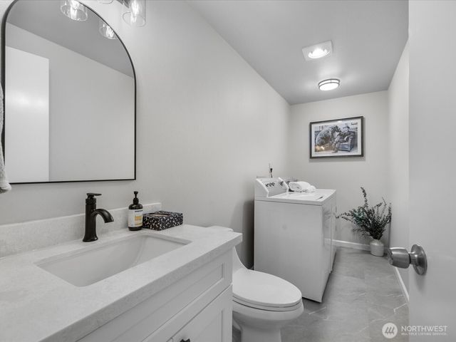15931 2nd Place W, Lynnwood, WA 98087