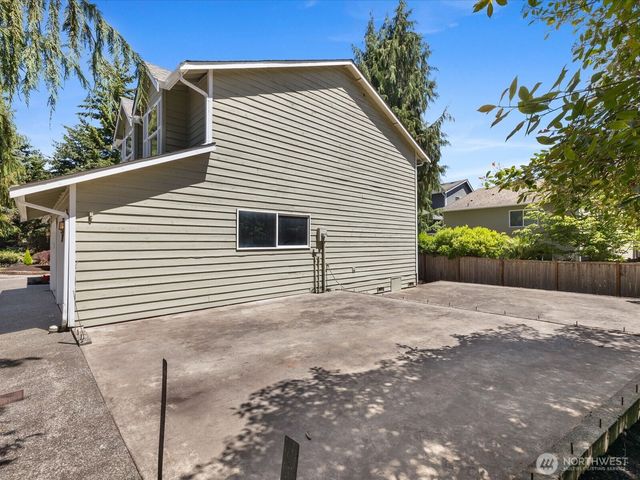 15931 2nd Place W, Lynnwood, WA 98087