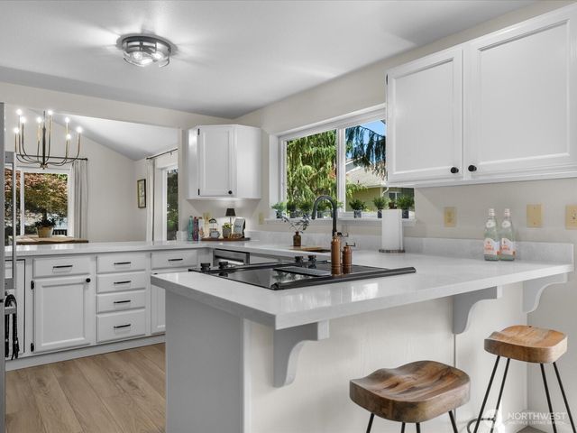 15931 2nd Place W, Lynnwood, WA 98087
