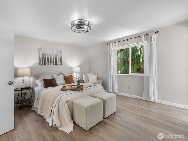 15931 2nd Place W, Lynnwood, WA 98087