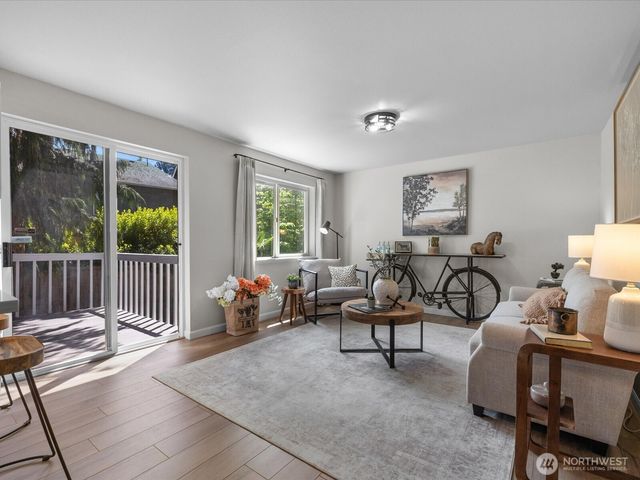 15931 2nd Place W, Lynnwood, WA 98087