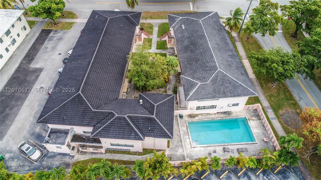 1250 S Alhambra Cir 18, Coral Gables, FL 33146