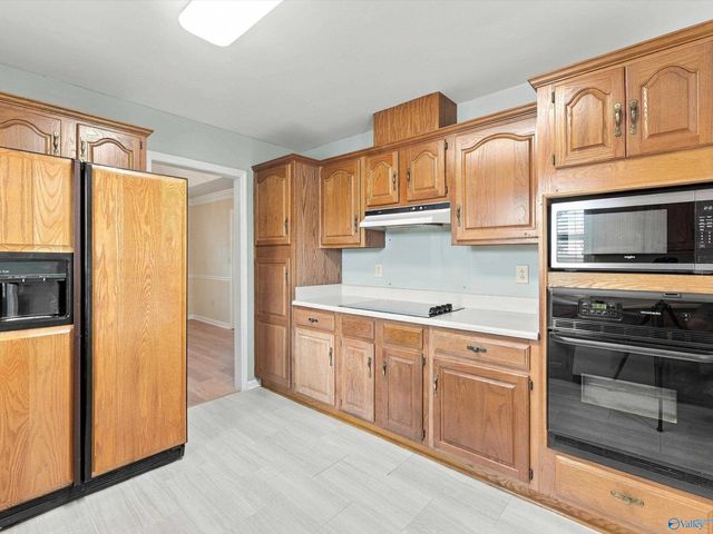 1228 Meadow Park Drive SE, Huntsville, AL 35803