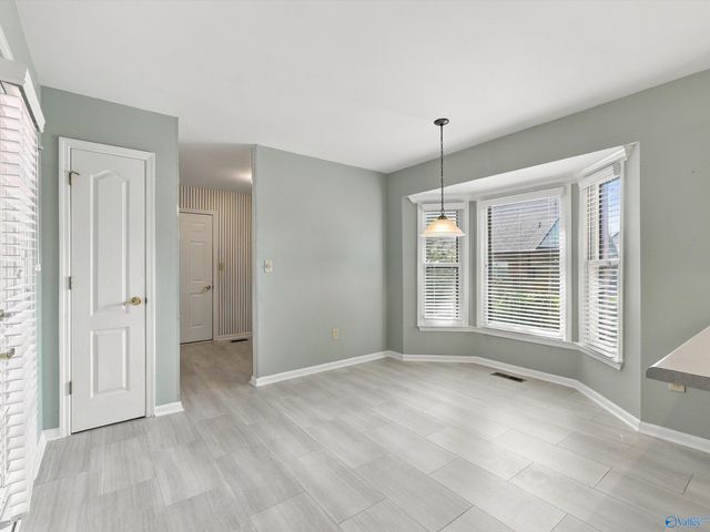 1228 Meadow Park Drive SE, Huntsville, AL 35803