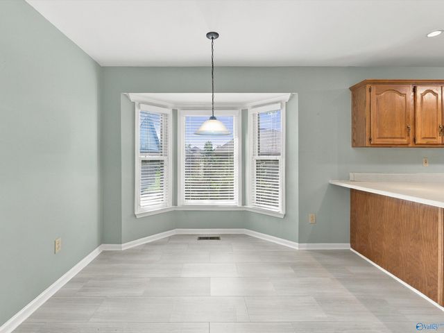 1228 Meadow Park Drive SE, Huntsville, AL 35803