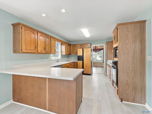1228 Meadow Park Drive SE, Huntsville, AL 35803