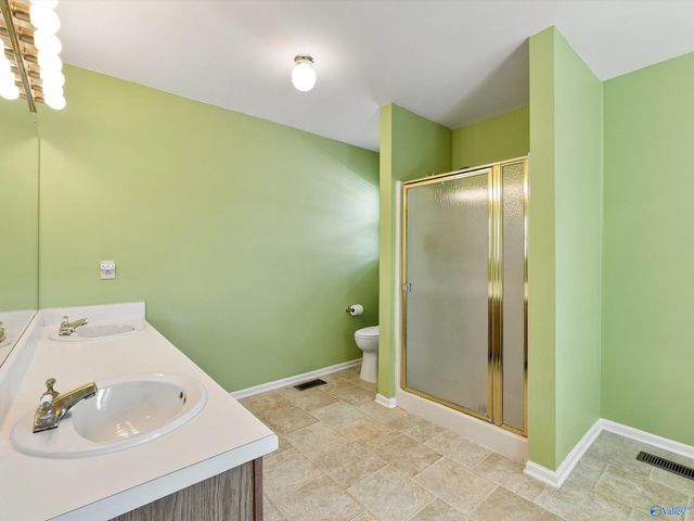 1228 Meadow Park Drive SE, Huntsville, AL 35803