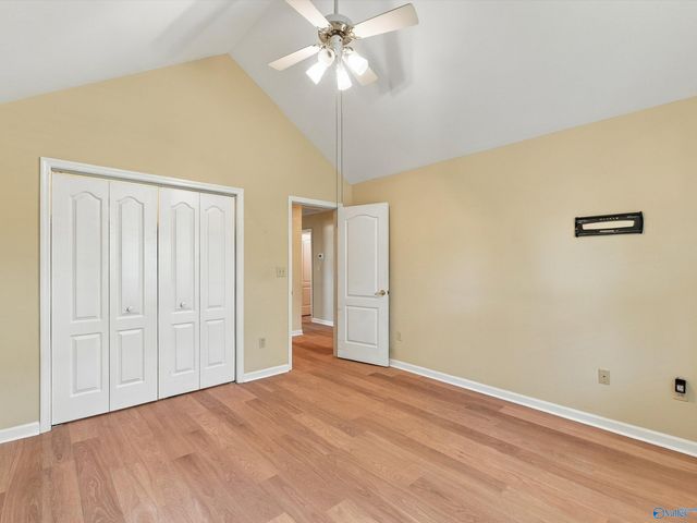1228 Meadow Park Drive SE, Huntsville, AL 35803