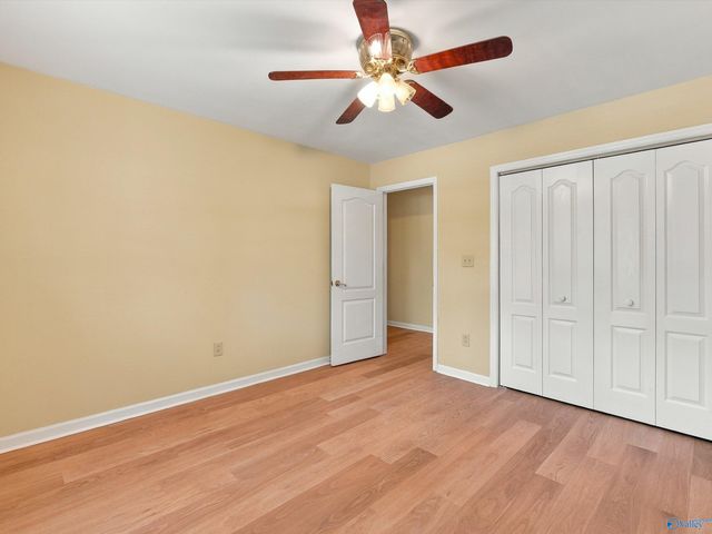 1228 Meadow Park Drive SE, Huntsville, AL 35803