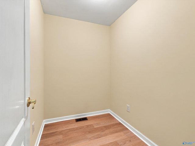 1228 Meadow Park Drive SE, Huntsville, AL 35803