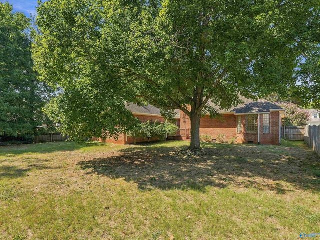 1228 Meadow Park Drive SE, Huntsville, AL 35803