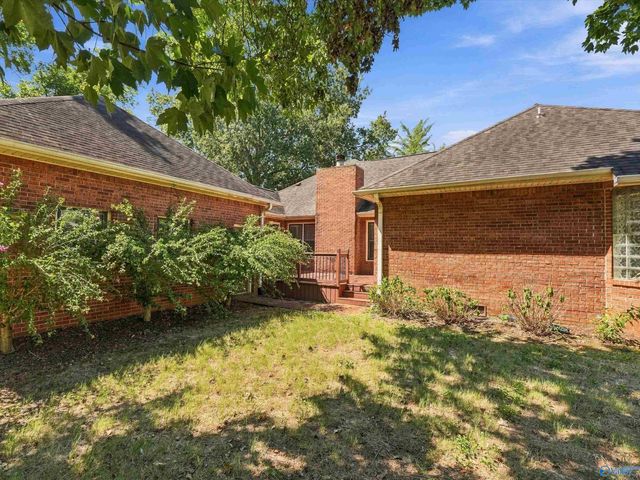 1228 Meadow Park Drive SE, Huntsville, AL 35803