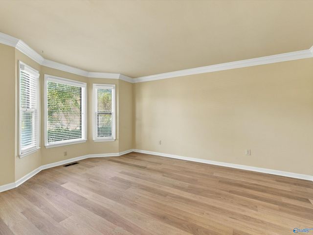 1228 Meadow Park Drive SE, Huntsville, AL 35803