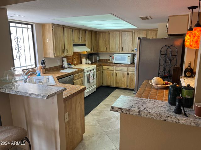 26005 S HOWARD Drive, Sun Lakes, AZ 85248