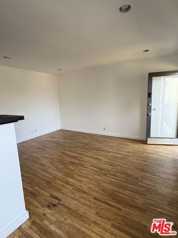 250 3rd Avenue, Venice, CA 90291