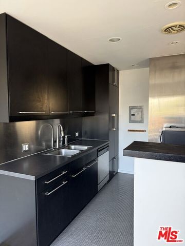 250 3rd Avenue, Venice, CA 90291