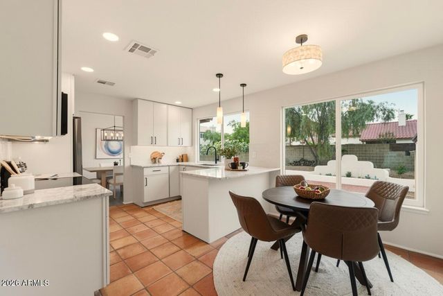 1802 E CROCUS Drive, Phoenix, AZ 85022