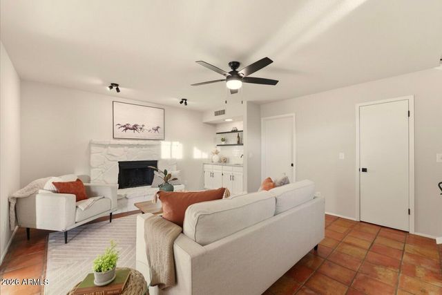 1802 E CROCUS Drive, Phoenix, AZ 85022