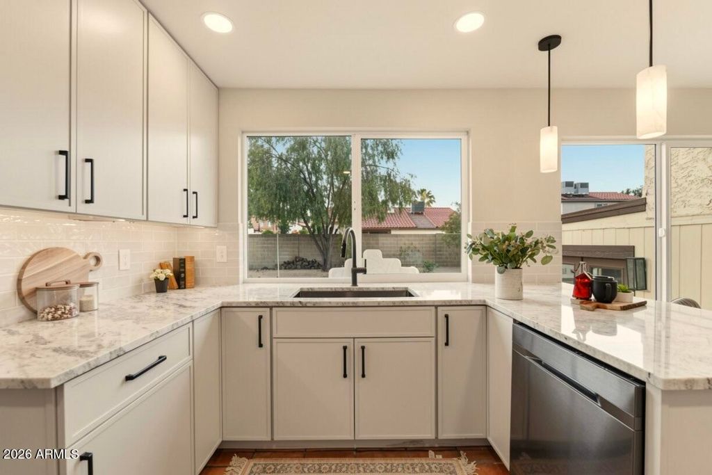 Image 16 of property listing at 1802 E CROCUS Drive, Phoenix, AZ 85022