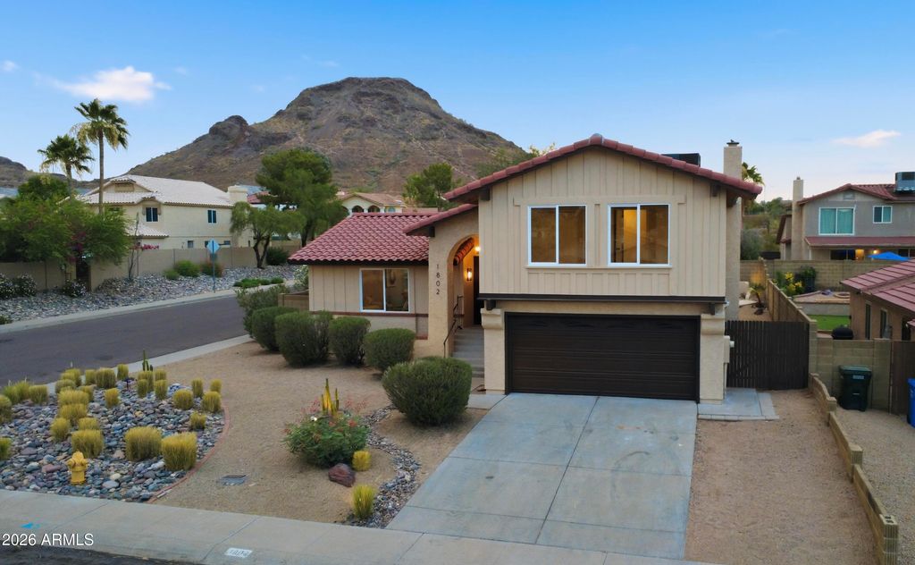 Image 29 of property listing at 1802 E CROCUS Drive, Phoenix, AZ 85022