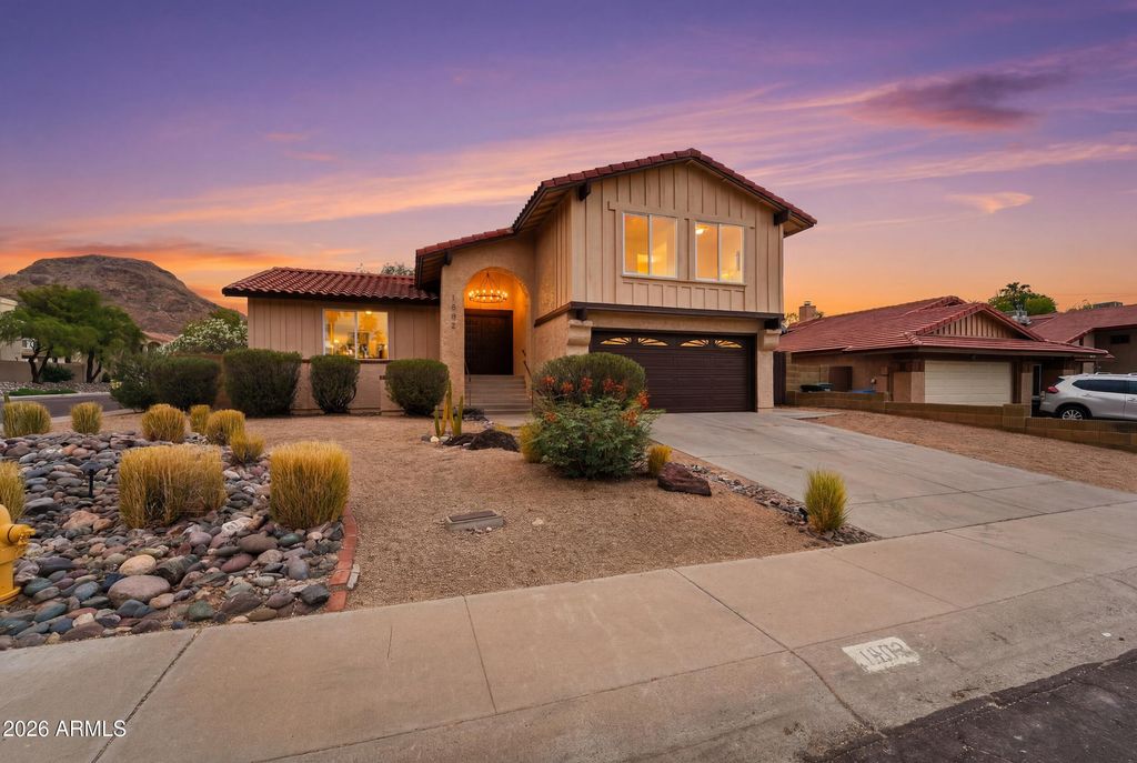 Image 30 of property listing at 1802 E CROCUS Drive, Phoenix, AZ 85022