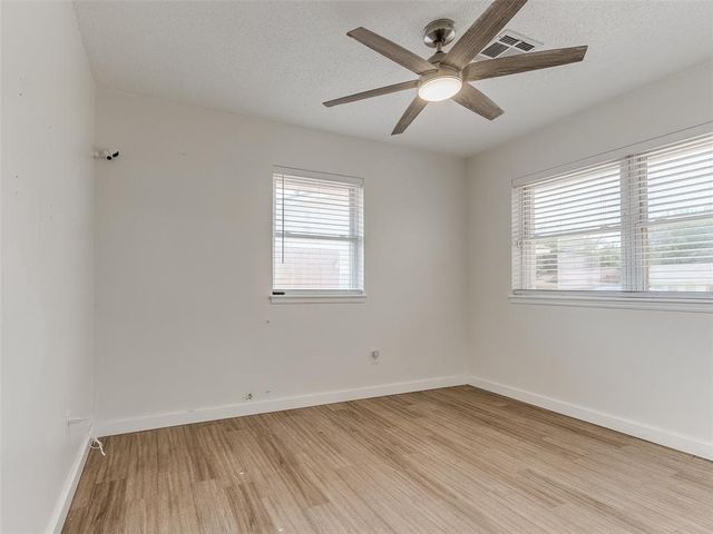 828 Briarlane Road, Del City, OK 73115