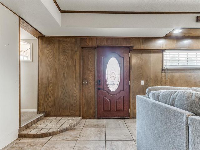 828 Briarlane Road, Del City, OK 73115