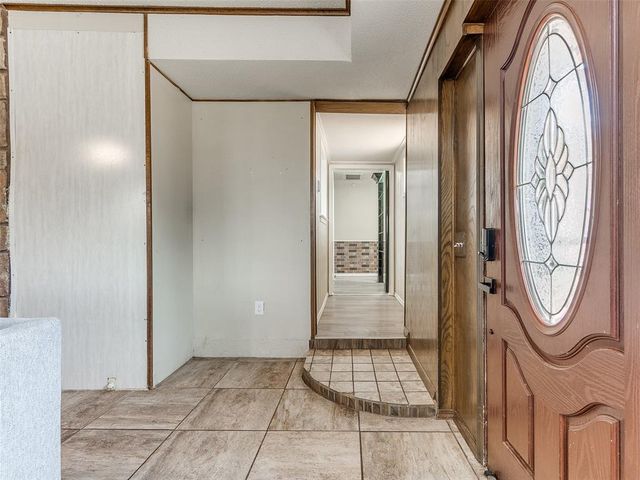 828 Briarlane Road, Del City, OK 73115