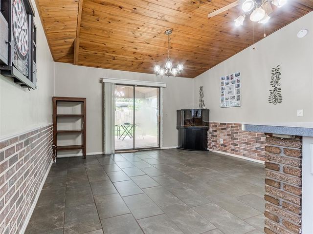 828 Briarlane Road, Del City, OK 73115