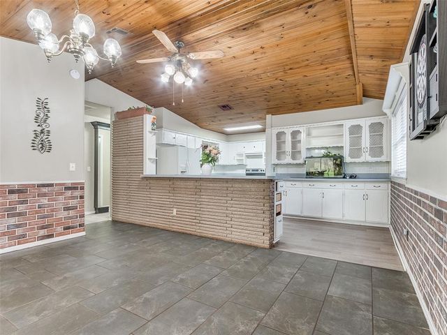 828 Briarlane Road, Del City, OK 73115