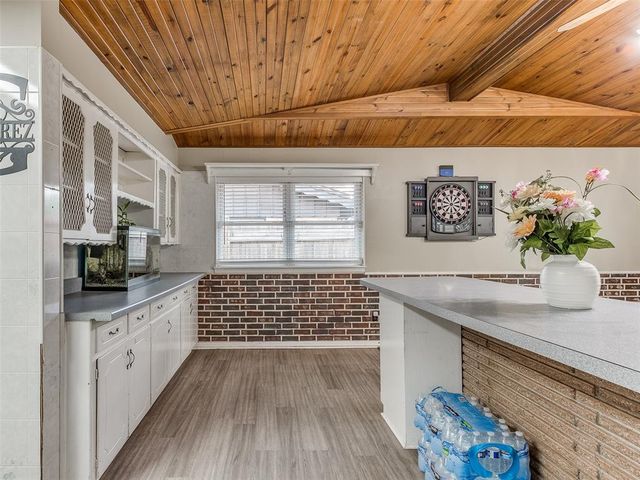 828 Briarlane Road, Del City, OK 73115