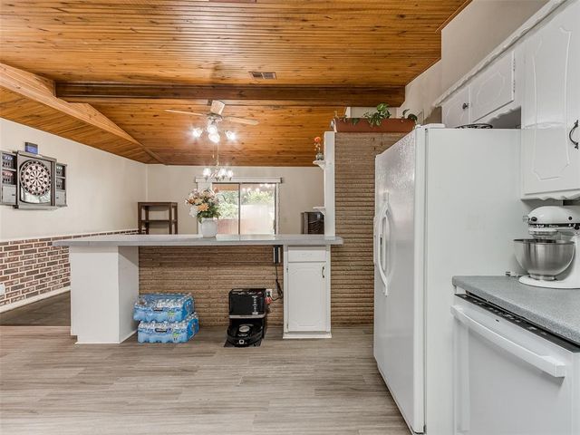 828 Briarlane Road, Del City, OK 73115