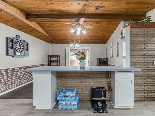 828 Briarlane Road, Del City, OK 73115